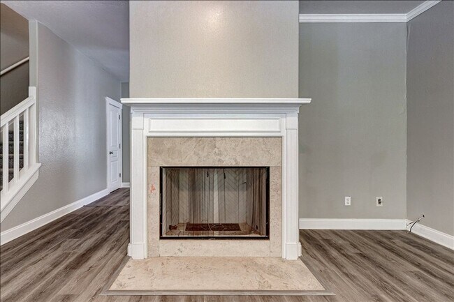 Building Photo - Welcome to this stunning 4-bedroom, 2.5-ba...