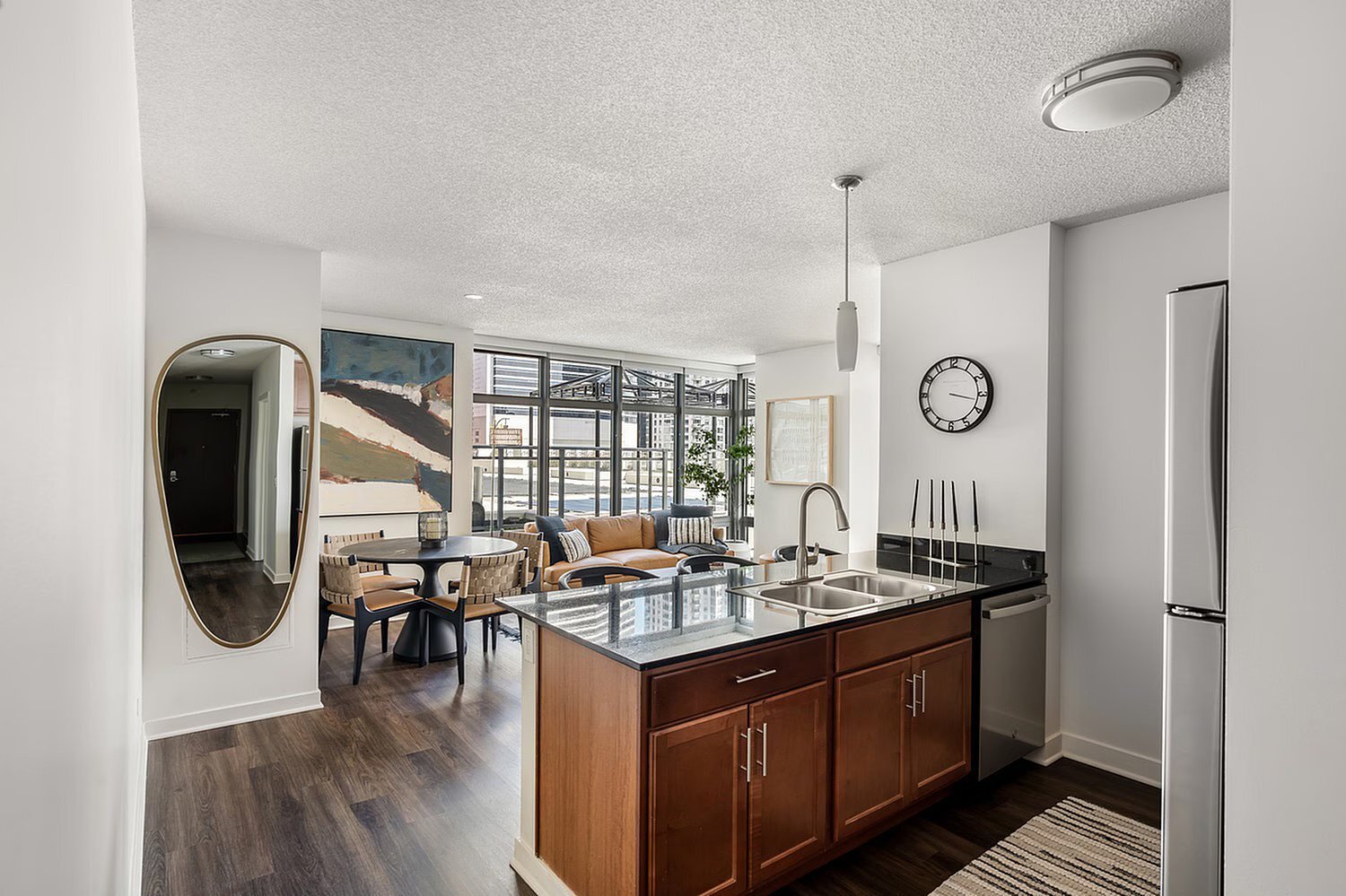 Building Photo - 659 W Kinzie St