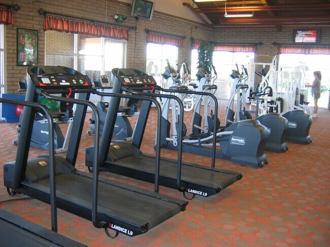 Building Photo - 608 N Robles St