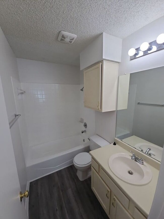Building Photo - Spacious 3BR Austin Home with Fireplace & ...