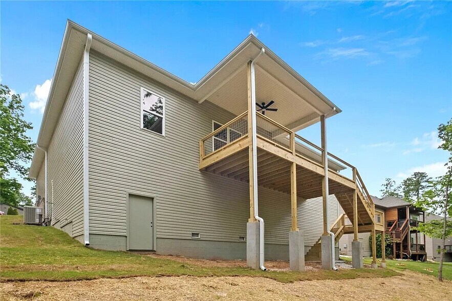 Building Photo - 40 Radcliffe Dr