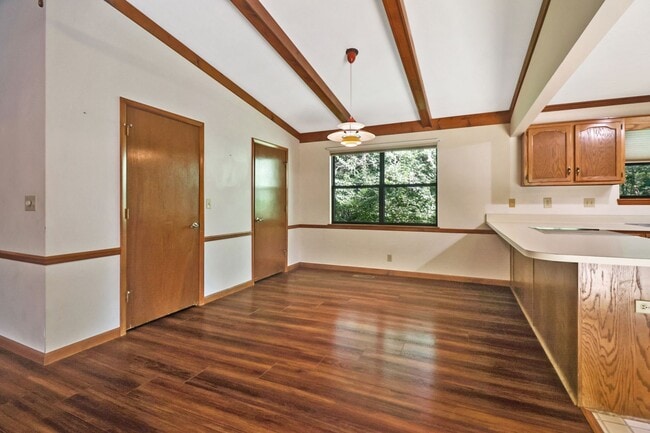 Building Photo - 3 bedroom / 2 bath on a private corner lot in Fairfield Glade