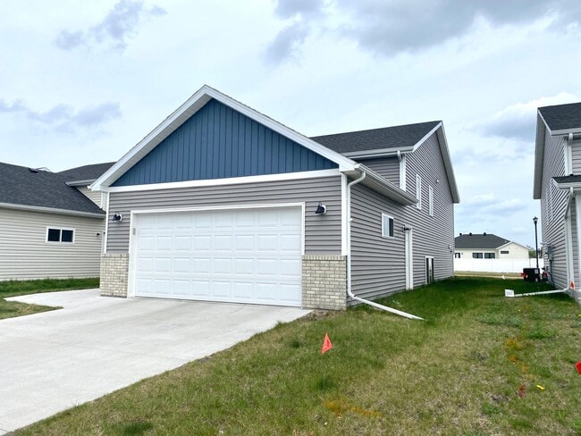 Building Photo - Beautiful 4 Bedroom Home by Brooks Harbor ...