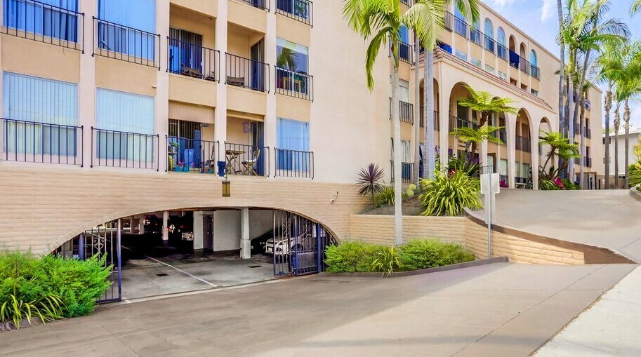 Building Photo - 4730 Noyes St