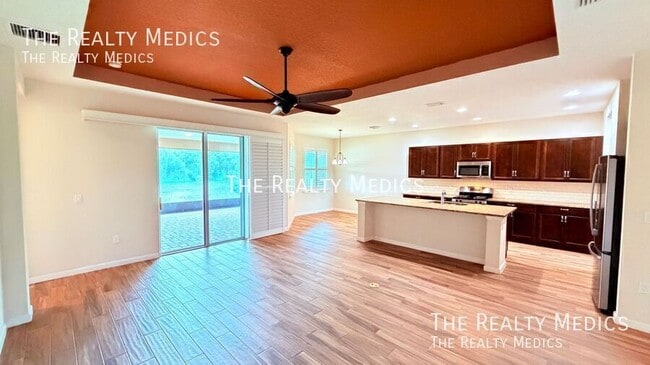 Building Photo - 1102 Victoria Hills Dr S