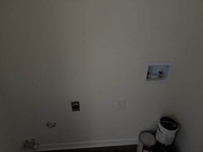 Building Photo - 3873 Fairmont Ave