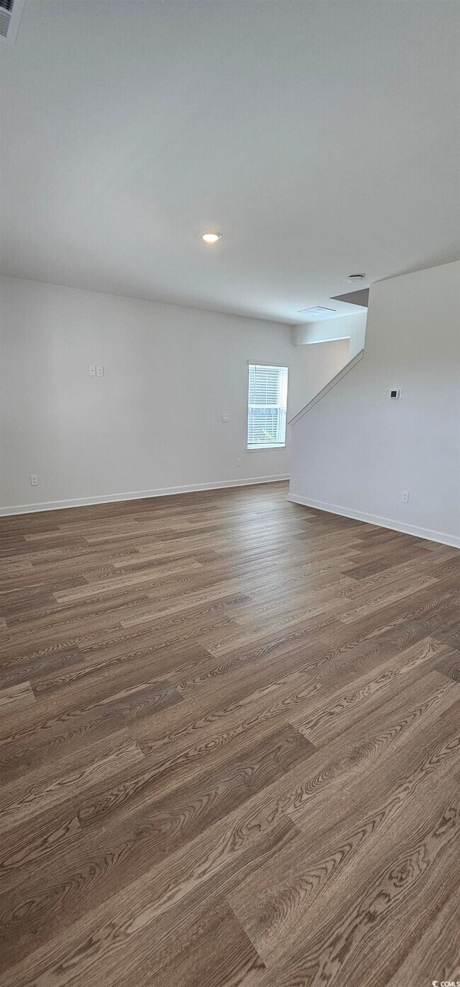 Building Photo - 8233 Vibrant Dr