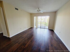 Building Photo - 2640 S University Dr