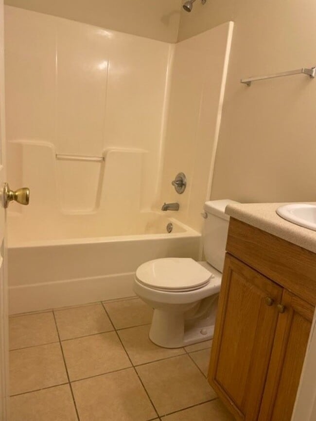 Building Photo - Nice 3 bedroom/2 bathroom Home in Shiloh Forrest