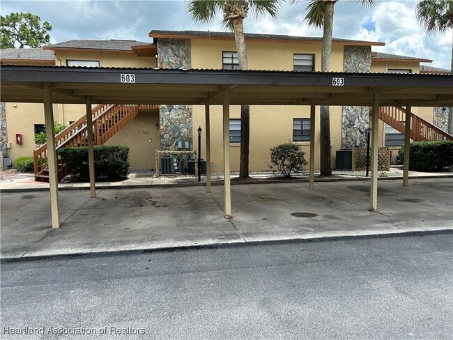 Building Photo - 603 Manor Cir