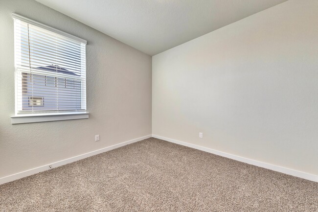 Building Photo - 311 Ravens Crst Dr