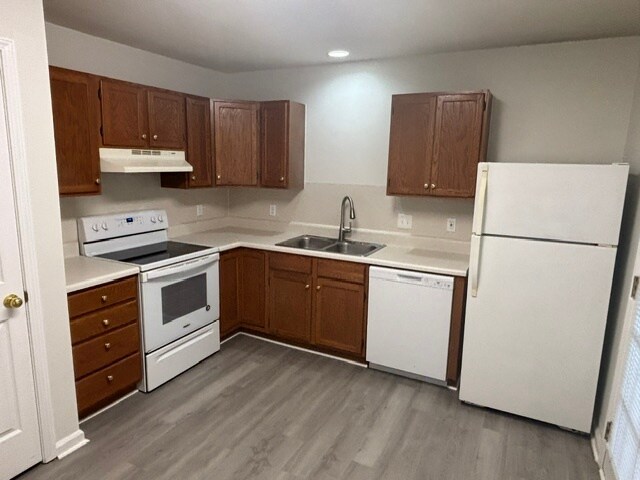 Building Photo - 2933 Colt Dr NE