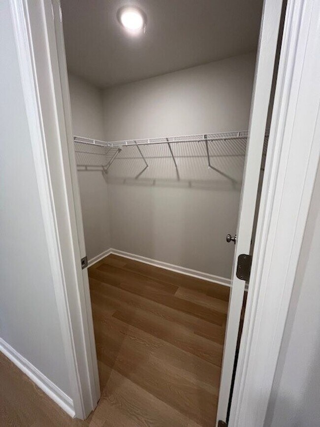 Building Photo - 5086 Northstar Dr