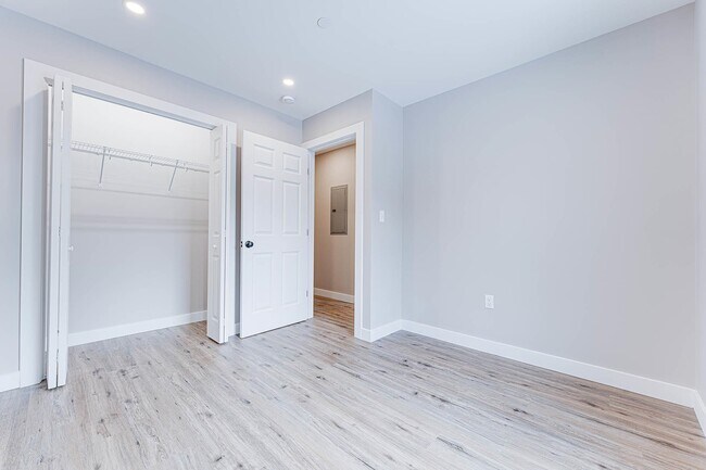 Building Photo - 3 Strafford Rd