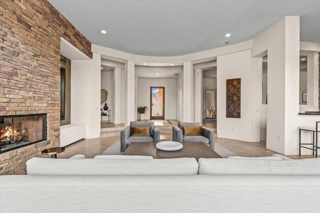 Building Photo - 50380 Vía Serenidad