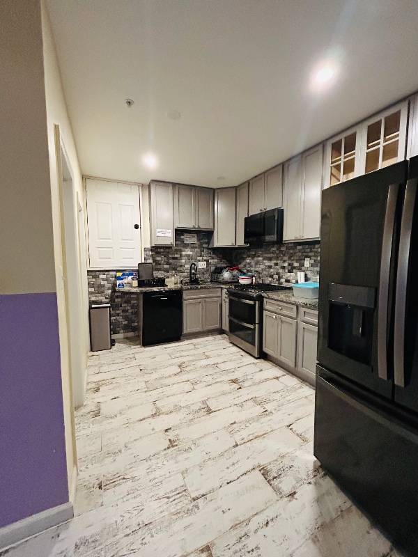 Building Photo - 15506 Symondsbury Way