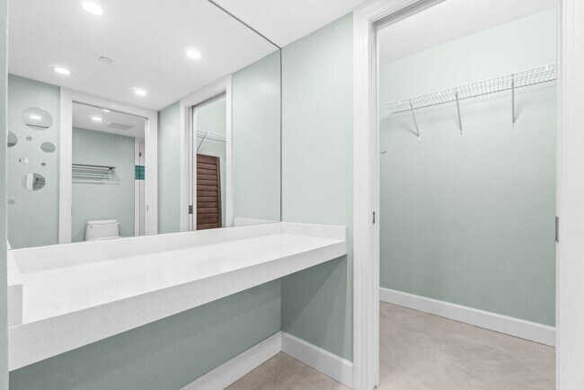 Building Photo - 5070 N Ocean Dr