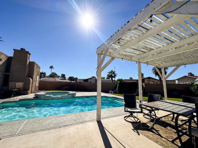 Building Photo - "Mesa Del Sol 3 Bedroom Home with a Pool a...
