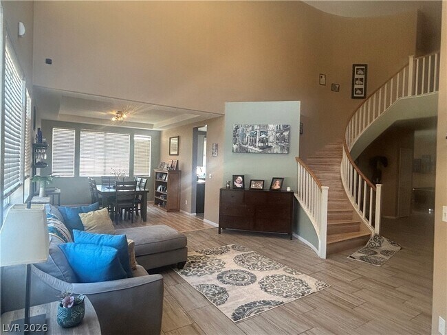 Building Photo - 2076 Santina Ave