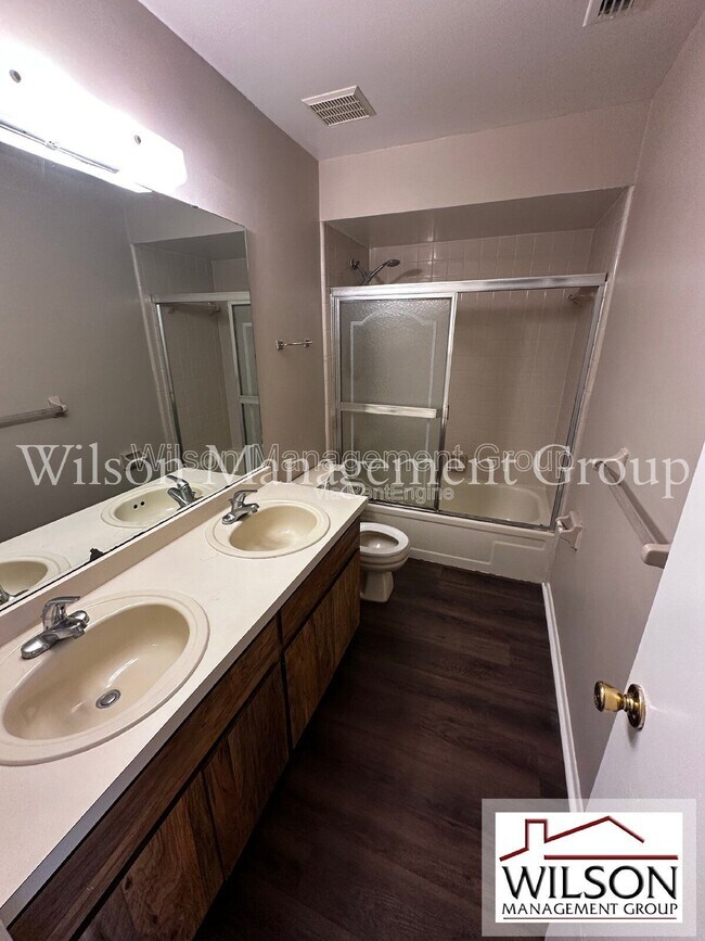 Building Photo - 321 Redwing Way