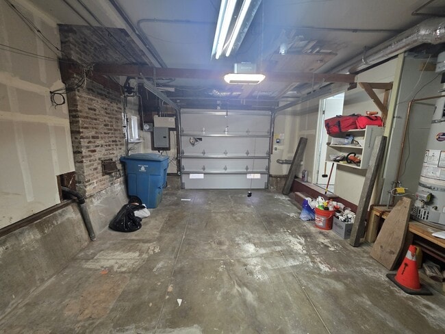 Building Photo - 175 Vasquez Ave