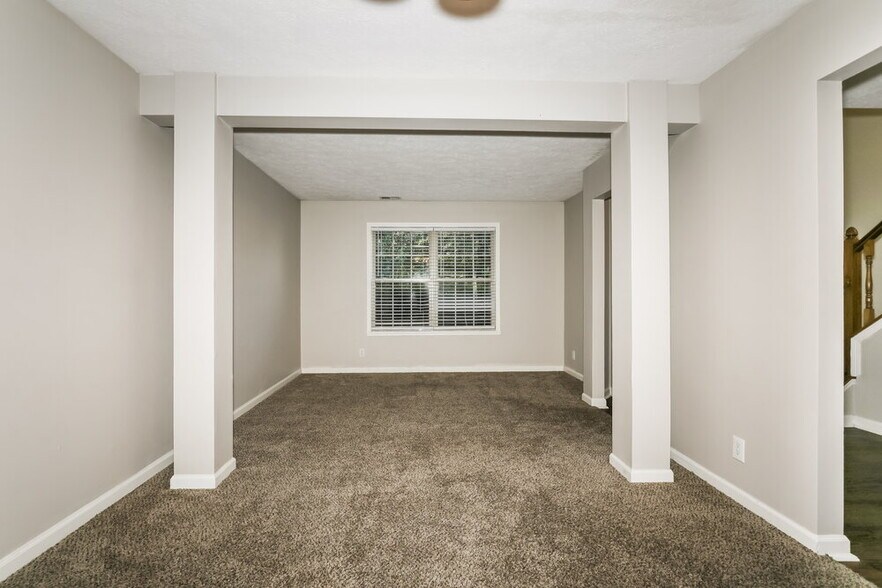 Building Photo - 5287 Ivy Hill Dr