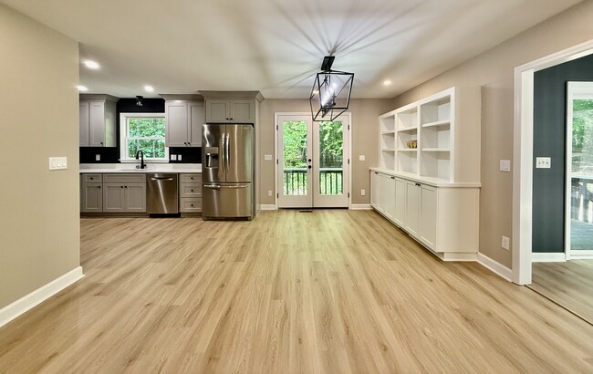 Building Photo - 5635 Falkirk Dr