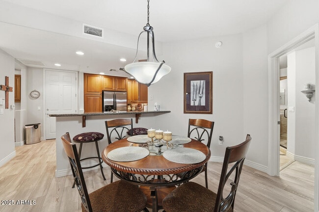 Building Photo - 5350 E Deer Valley Dr