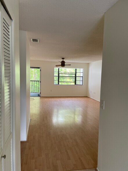 Building Photo - 11550 Baywood Meadows Dr