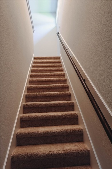 Building Photo - 16 Courageous Side Way