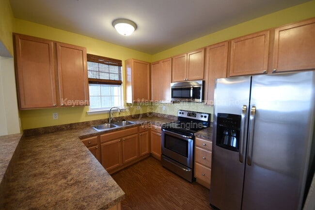 Building Photo - 1450 Leckford Dr