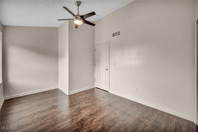 Building Photo - 1356 Meadow Run