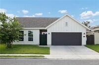 Building Photo - 22 Sonador Trail