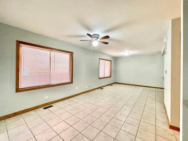Building Photo - 3162 S Throop St