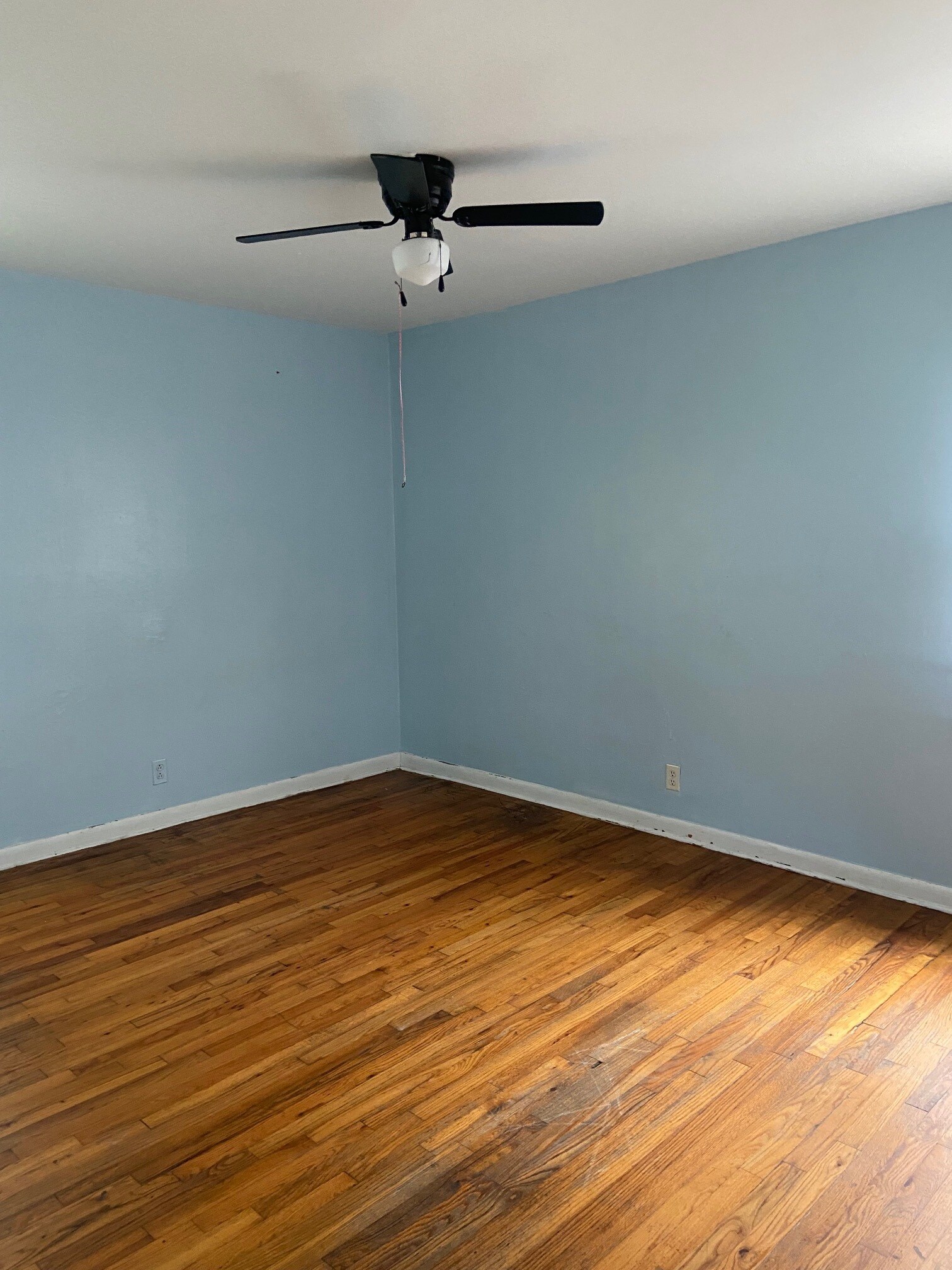 Building Photo - 220 15th Ave SW