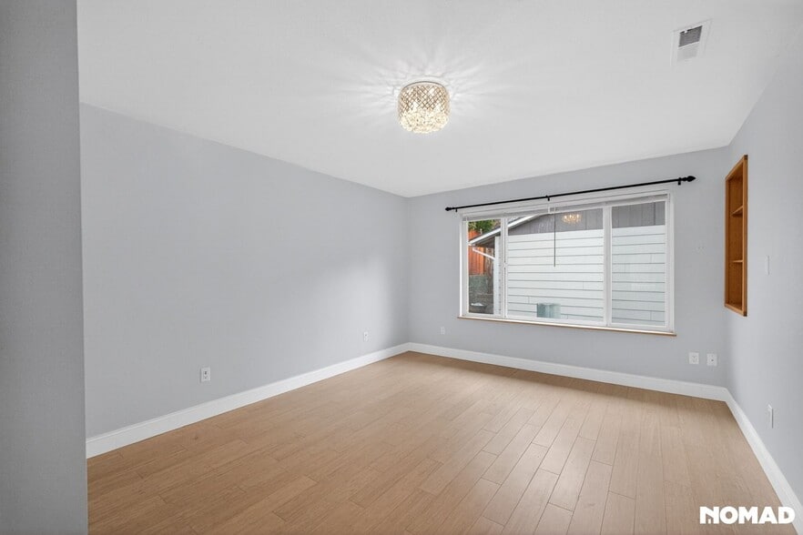 Building Photo - 785 Eastmont Ave