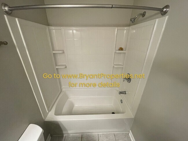 Building Photo - Nashville - 3 Bedroom, 2 Baths, 37217 Area