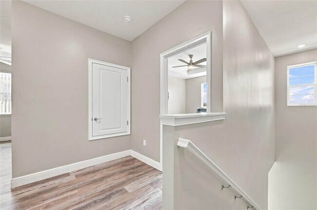 Building Photo - 3919 Knotty Pne St