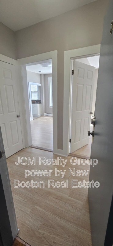 Building Photo - 116-124A Central Ave