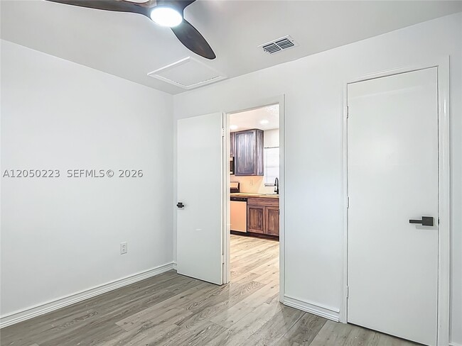 Building Photo - 8781 LAKESHORE Dr
