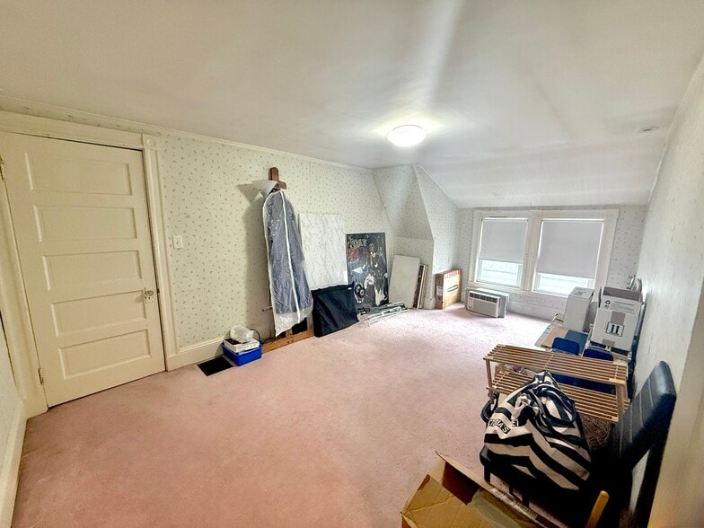 Building Photo - 41 Rich St