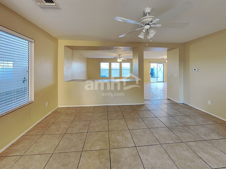 Building Photo - 494 W Great White St