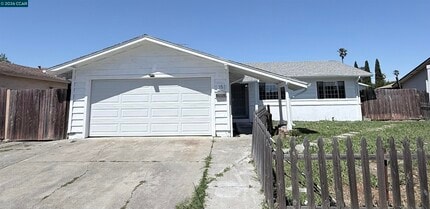Building Photo - 15 Lena Dr