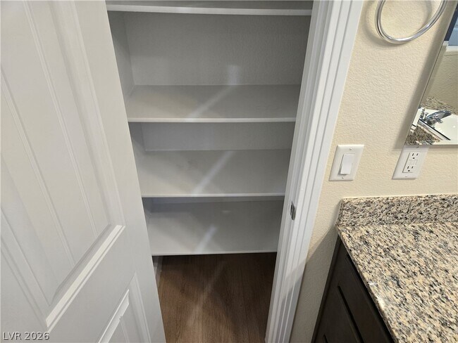 Building Photo - 2715 Hammetts Landing Walk