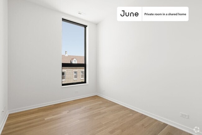Building Photo - 2122 S Hoyne Ave