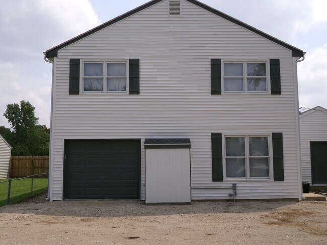 Building Photo - 225 N Doris St
