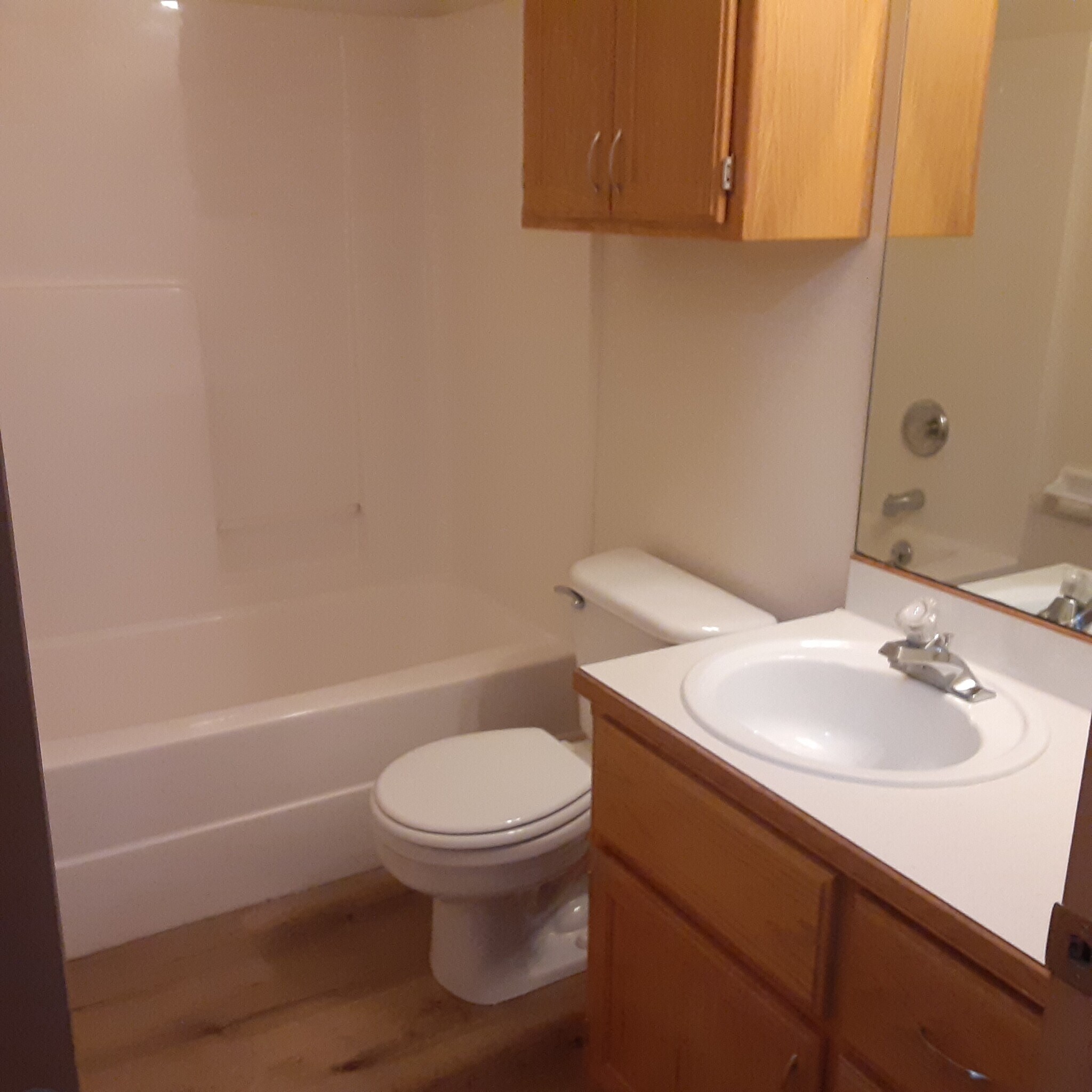 Building Photo - 236 N Foster Ave