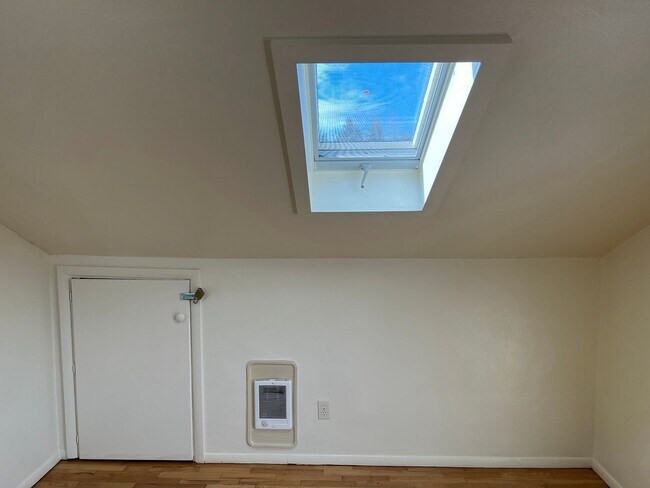 Building Photo - 3 Bedroom House in Southwest Eugene