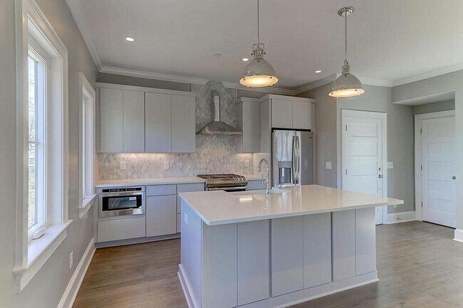 Building Photo - 315 Ashley Ave