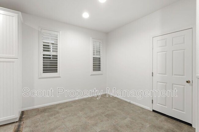Building Photo - 40026 Somerville Ln
